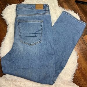 American Eagle Mom Jeans Size 16 Regular High Rise